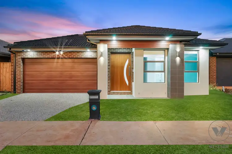18 Tait Street, Thornhill Park VIC 3335