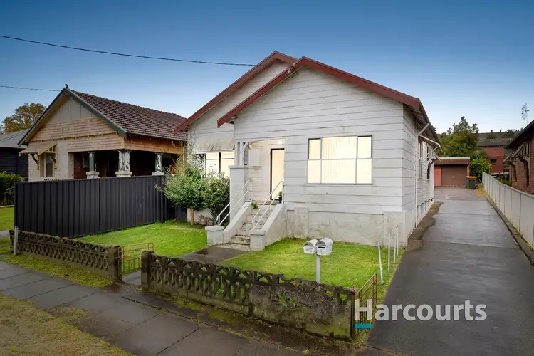 6 John Street, Mayfield NSW 2304