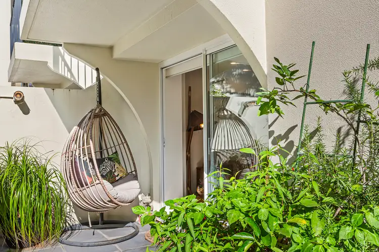 Second view of Homely apartment listing, 102/2A Elizabeth Bay Road, Elizabeth Bay NSW 2011