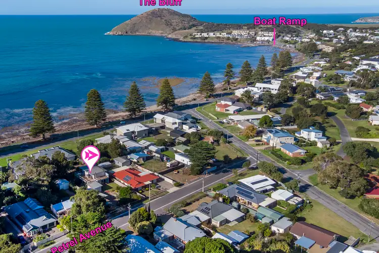 18 Petrel Avenue, Encounter Bay SA 5211