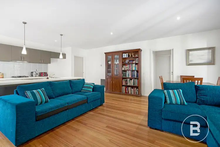Fourth view of Homely house listing, 2 Sheehan Court, Ballarat East VIC 3350
