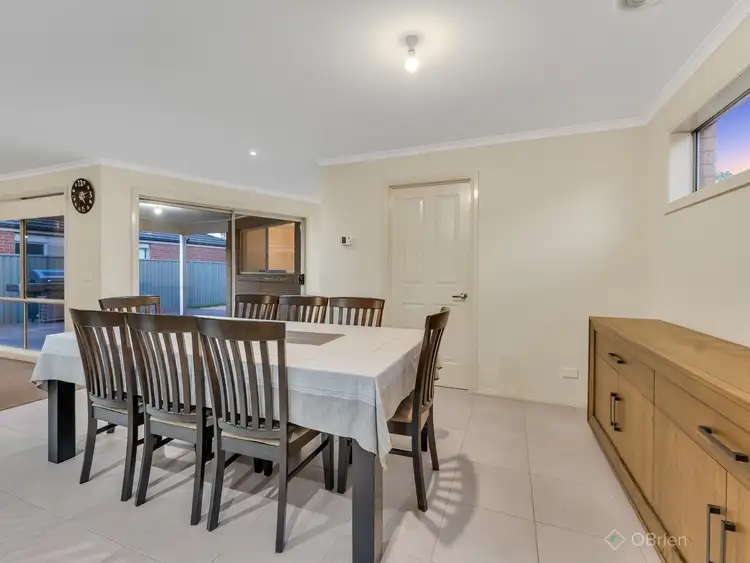 Sixth view of Homely house listing, 8 Reynard Place, Cranbourne East VIC 3977