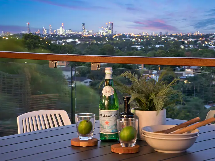 1088 South Pine Road, Everton Hills QLD 4053