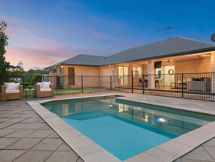 8 Seeana Court, Upper Kedron QLD 4055