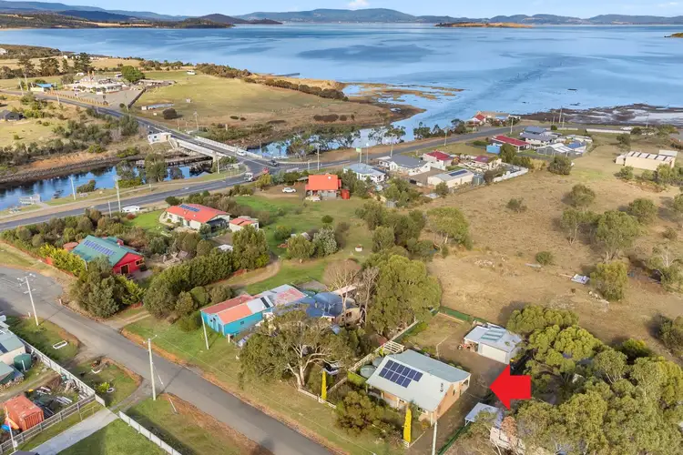 35 Booth Street, Dunalley TAS 7177