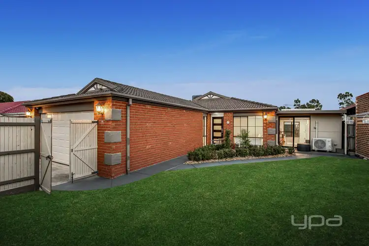 34 Lincolne Crescent, Roxburgh Park VIC 3064