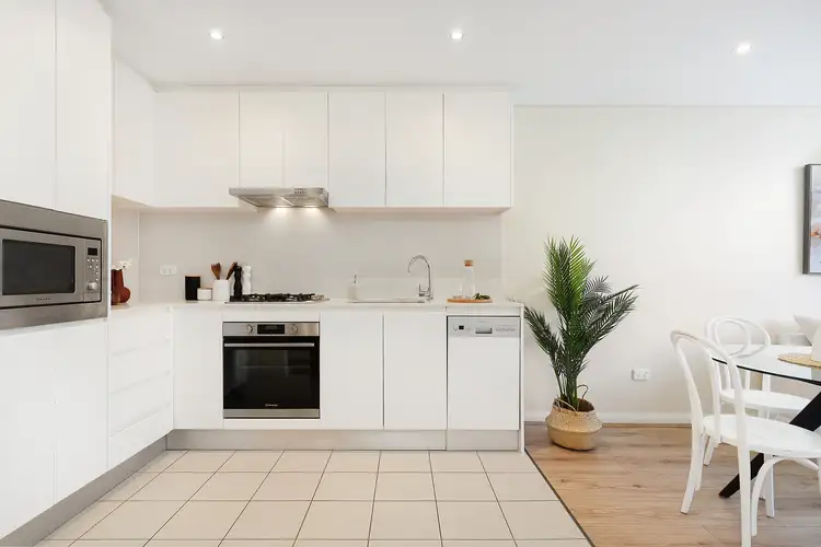 Third view of Homely apartment listing, 28/4-16 Kingsway, Dee Why NSW 2099