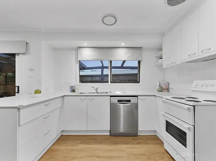 Sixth view of Homely house listing, 4 Illira Avenue, Frankston VIC 3199