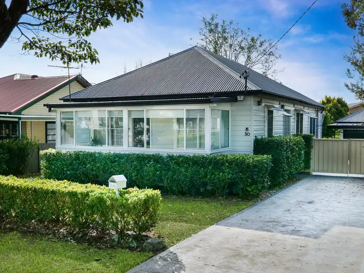 30 Collinson Street, Tenambit NSW 2323