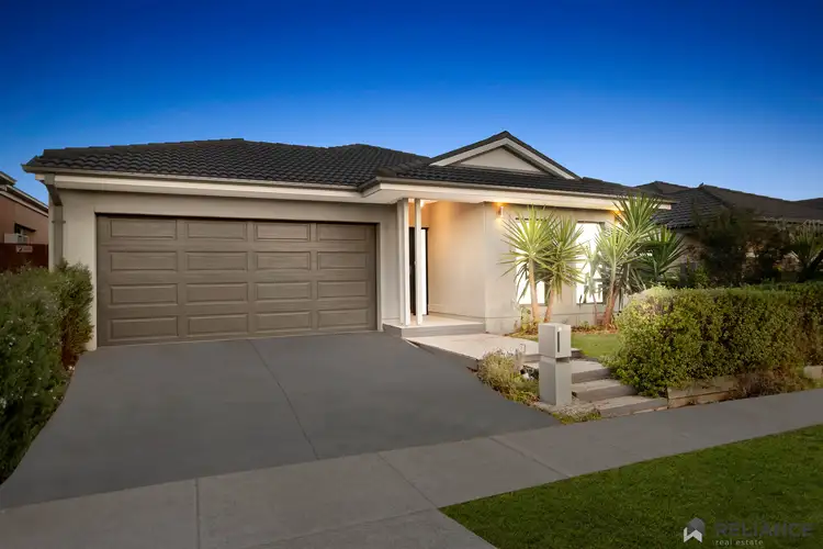 22 Eltham Parade, Manor Lakes VIC 3024