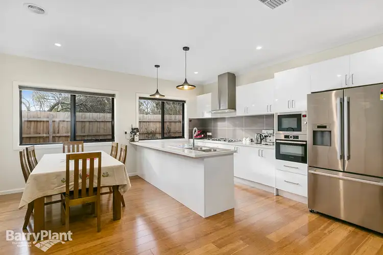 2/82 Rickards Avenue, Knoxfield VIC 3180