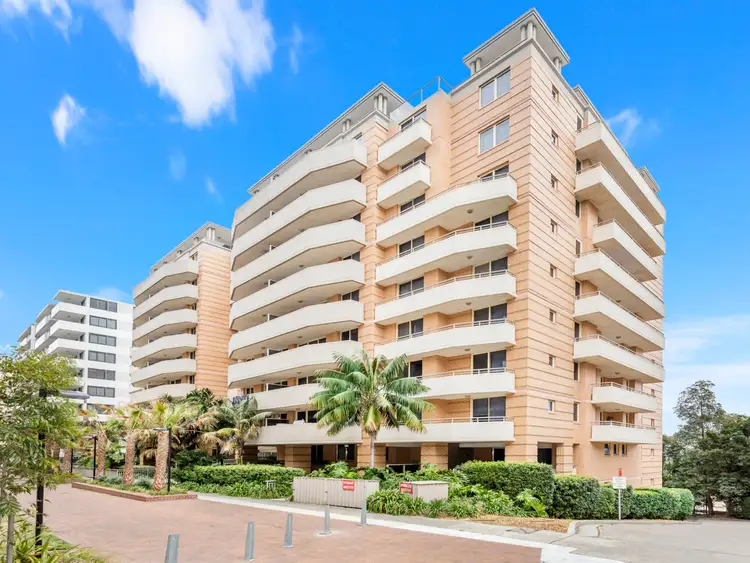 15/4-10 Pound Road, Hornsby NSW 2077