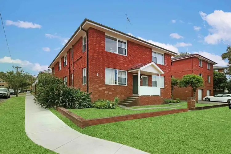 Main view of Homely unit listing, 2/3 Roker Street, Cronulla NSW 2230