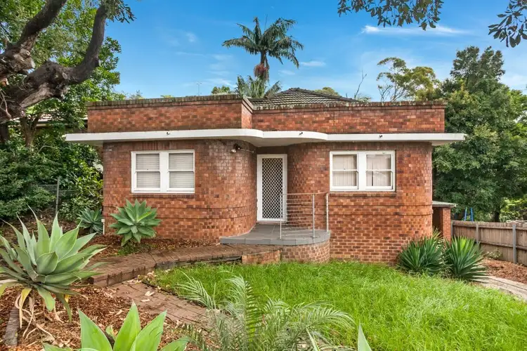 4 Elizabeth Street, Mangerton NSW 2500