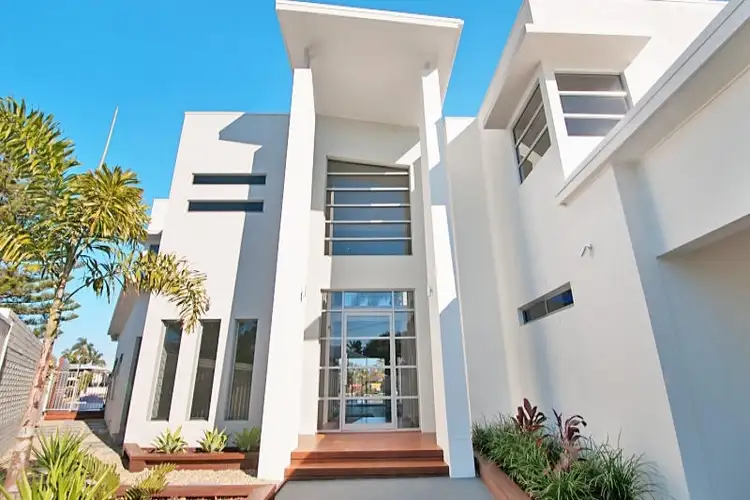 28 Summerland Key, Broadbeach Waters QLD 4218