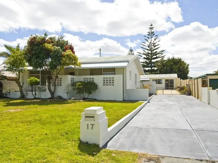 17 June Road, Safety Bay WA 6169