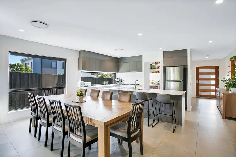 11 Flametree Circuit, Arundel QLD 4214