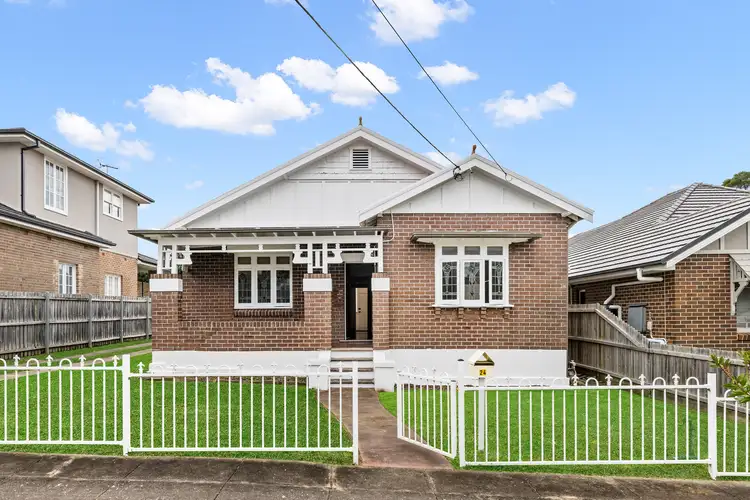 24 Wynnstay Avenue