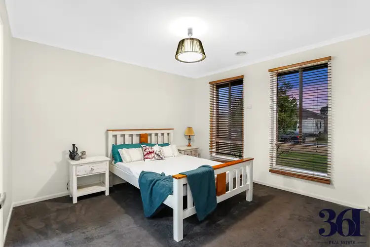 10 Harrowgate Court, Brookfield VIC 3338