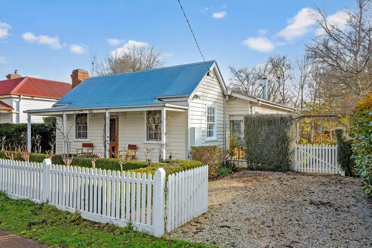 17 Cosmo Road, Trentham VIC 3458