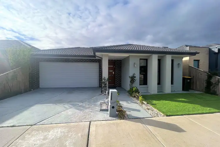 12 Bastings Avenue