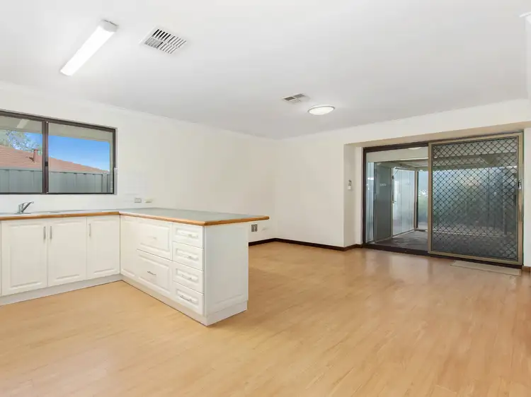 Sixth view of Homely unit listing, 1/9 Columbia Close, Halls Head WA 6210