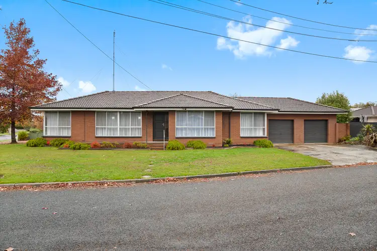 11 Mimosa Avenue, Alfredton VIC 3350