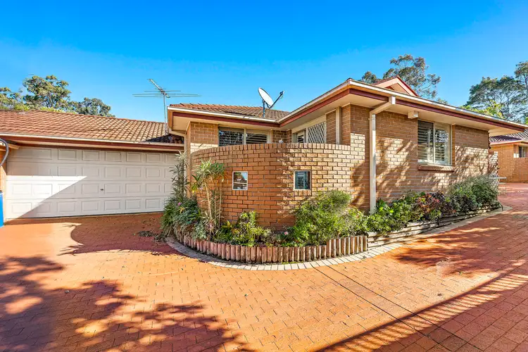 2/2 Broe Avenue, East Hills NSW 2213