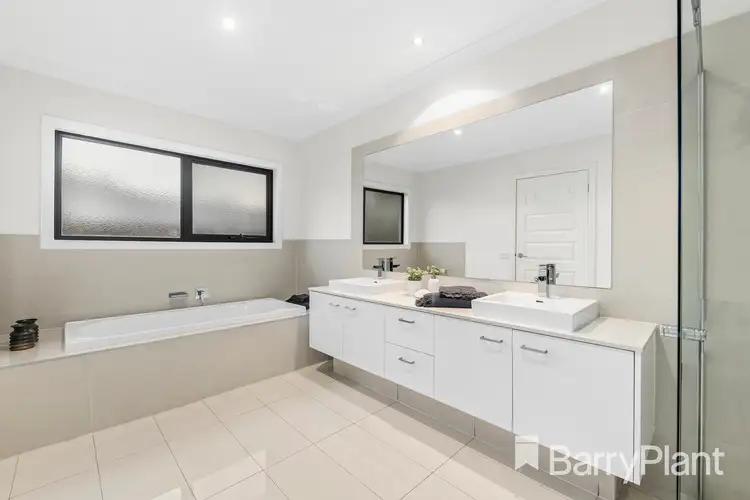 Fifth view of Homely house listing, 1 Manor Green, Macleod VIC 3085