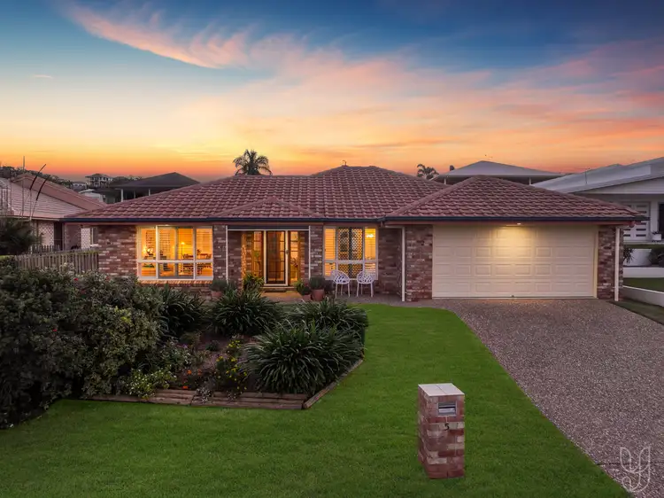 5 Broadbeach Court, Pacific Heights QLD 4703
