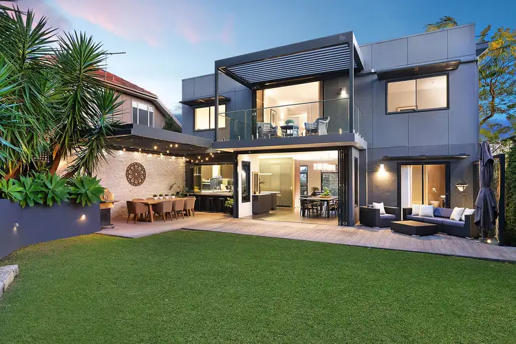 31 Upper Cliff Avenue, Northbridge NSW 2063