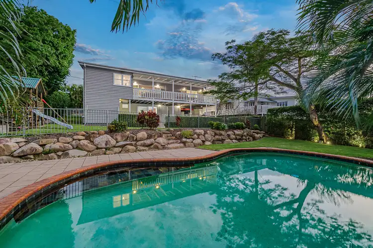 9 Headfort Street, Greenslopes QLD 4120