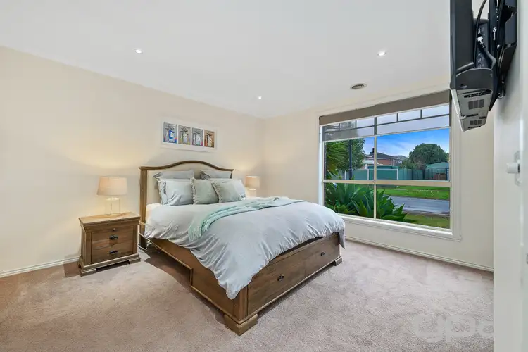 Fourth view of Homely house listing, 33 Goulburn Circuit, Caroline Springs VIC 3023