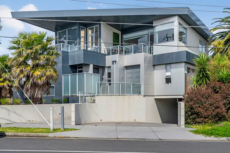 4/10 Warrigal Road, Parkdale VIC 3195