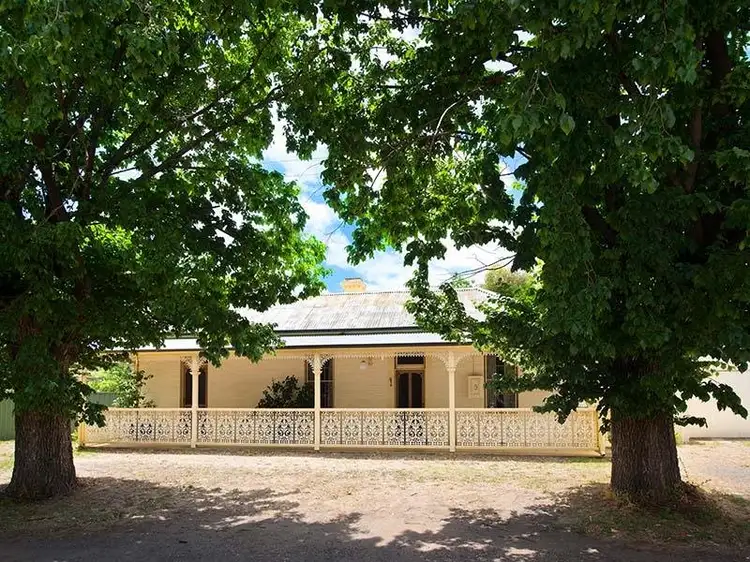 9 Panmure Street, Newstead VIC 3462
