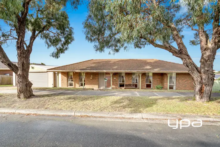 4 Hill Grove, Sunbury VIC 3429