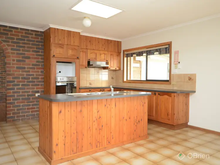 Second view of Homely house listing, 7 Meadow Court, Bairnsdale VIC 3875