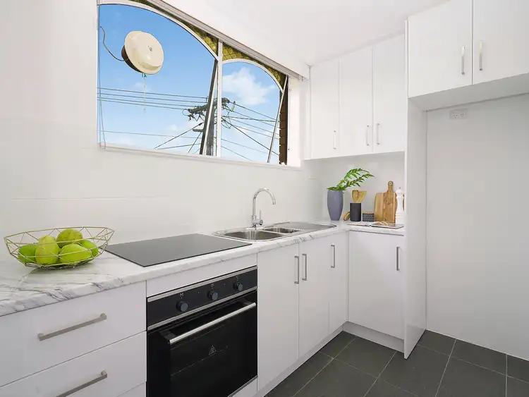Third view of Homely apartment listing, 5/20 Moore Street, Footscray VIC 3011
