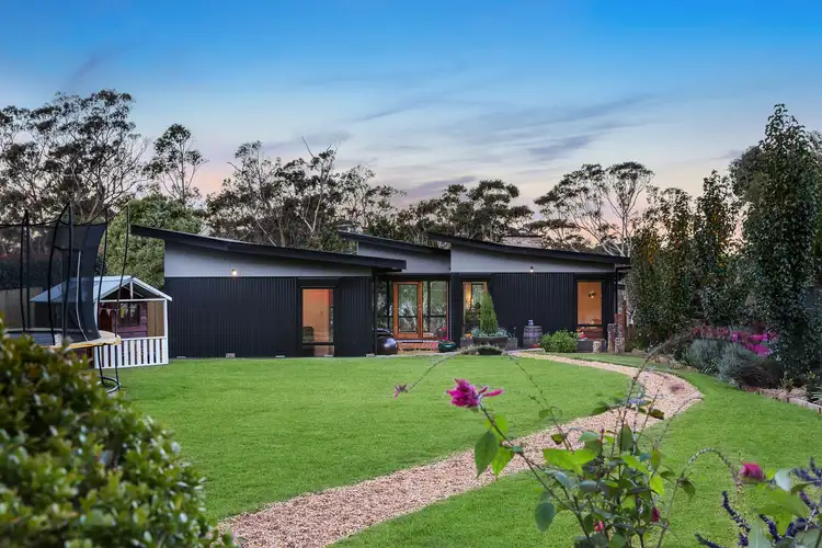 15 Lees Avenue, Wentworth Falls NSW 2782