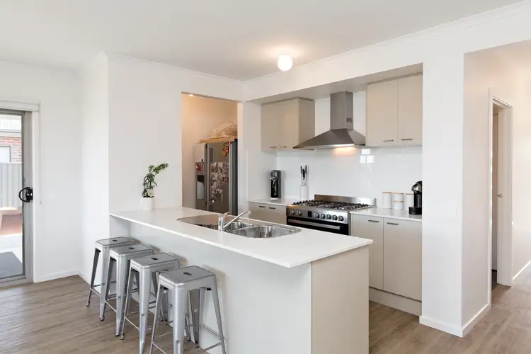 40 Marxsen Parade, Lucas VIC 3350