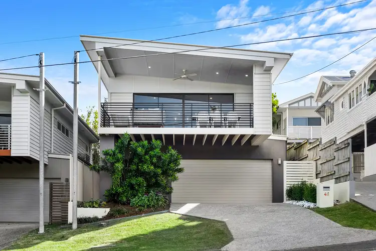 44 Dover Street, Hawthorne QLD 4171