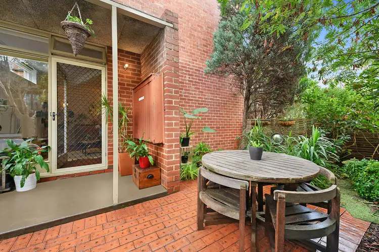 2/21 Redan Street, St Kilda VIC 3182