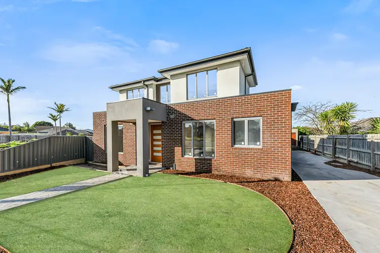 2/15 Menzies Avenue, Dandenong North VIC 3175