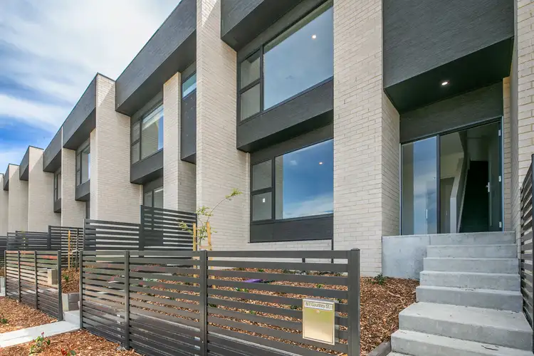 4/8 Courtney Street