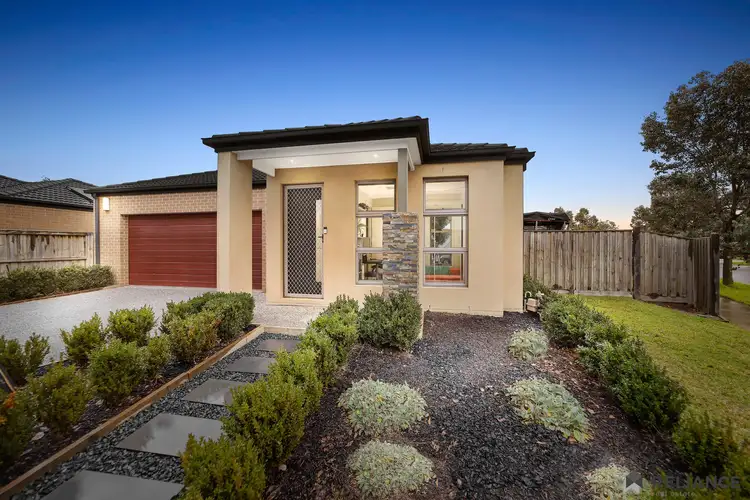 3 Edwin Close, Manor Lakes VIC 3024