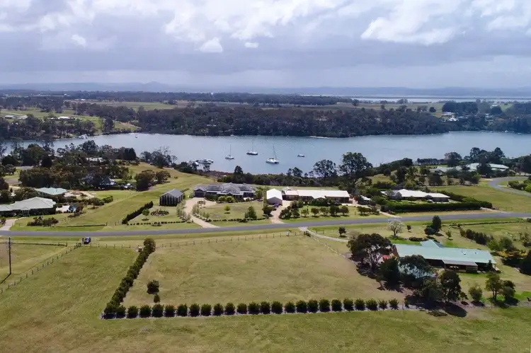 33 Simpsons Drive, Newlands Arm VIC 3875
