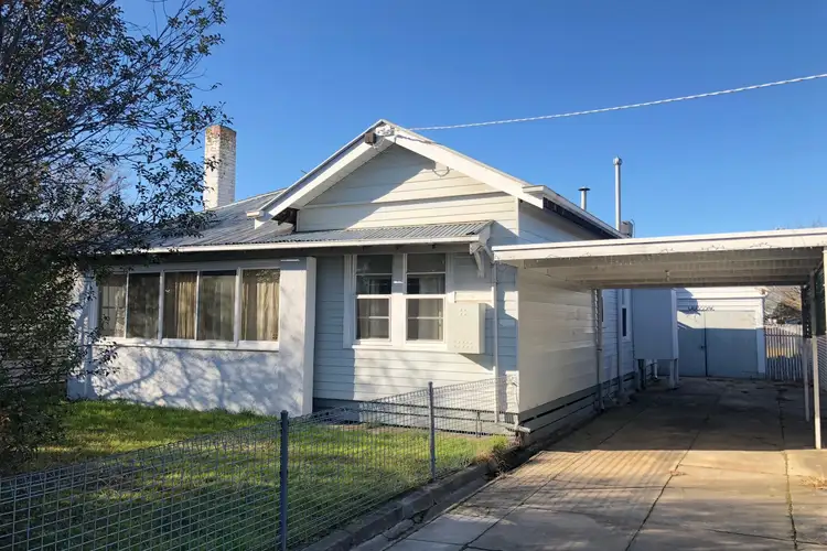 17 Pinnock Street, Bairnsdale VIC 3875