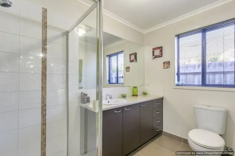 Fifth view of Homely house listing, 4 Windsor Court, Eastwood VIC 3875