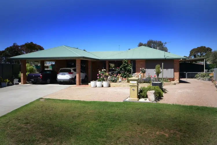 18 Blackwood Avenue, Wy Yung VIC 3875