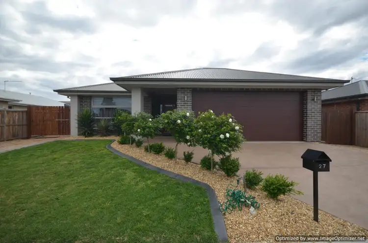 27 Shannon Boulevard, Bairnsdale VIC 3875